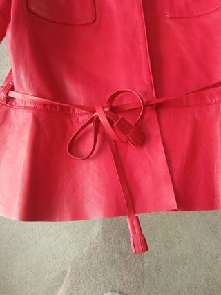 Chaqueta roja de piel de Roberto Verino, S 