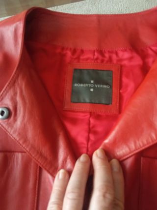 Chaqueta roja de piel de Roberto Verino, S 