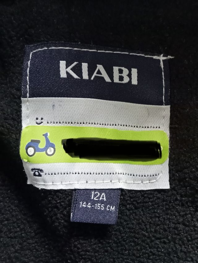 Cazadora con capucha, talla 12