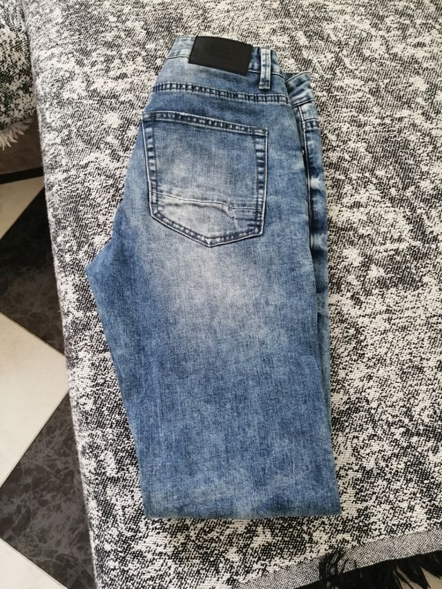 Pantalón pitillo hombre