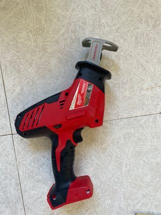 Milwaukee SIERRA DE SABLE M18 HACKZALL