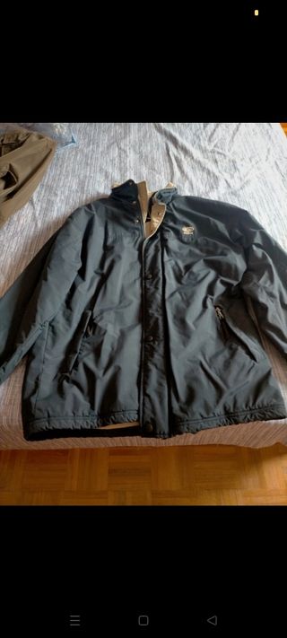 Parka rox. Tiene un pequeño defecto