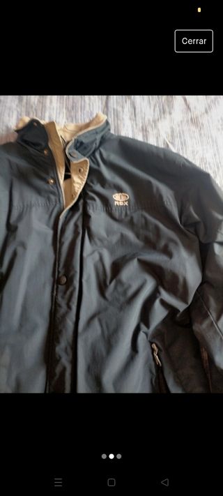 Parka rox. Tiene un pequeño defecto