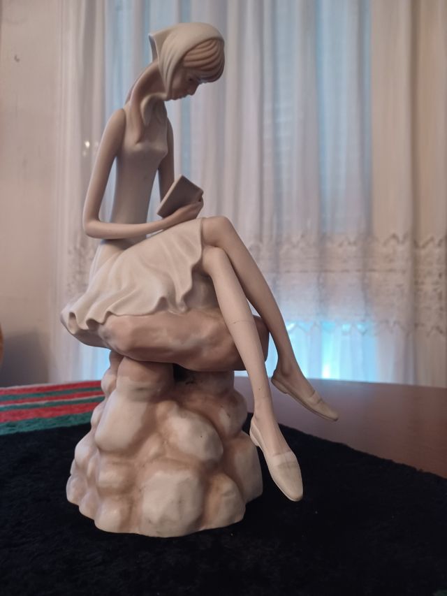 FIGURA PORCELANA LLADRÓ