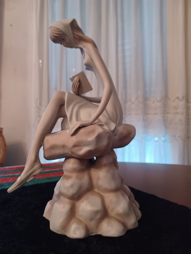 FIGURA PORCELANA LLADRÓ