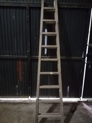 Escalera  cabaletede madera, antigua, vintage 