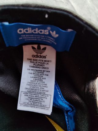 Gorra plana Adidas azul