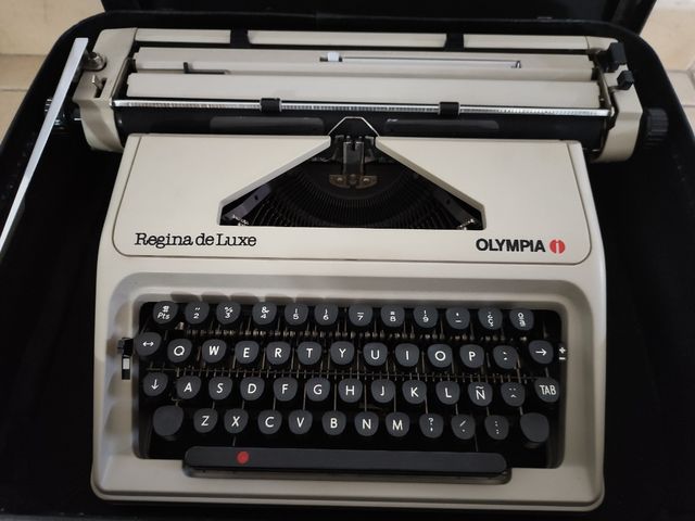 Maquina de escribir Olympia-ReginadeLuxe