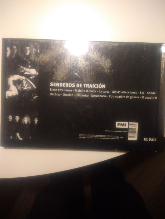 Libreto CD. Héroes del Silencio,