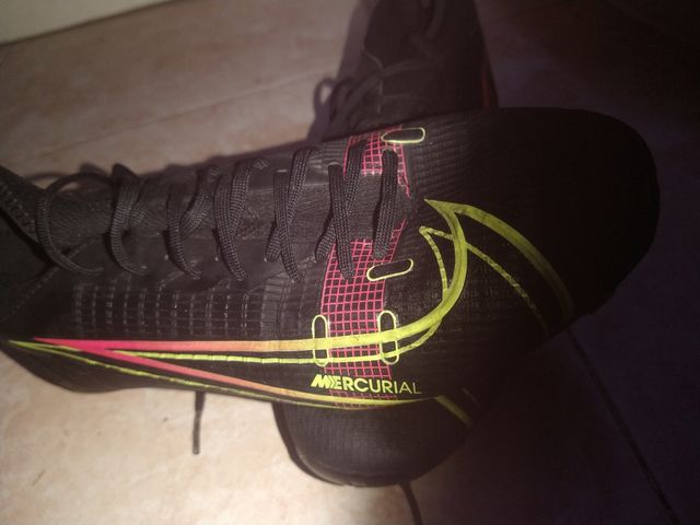 Botas de futbol (Nike mercurial)