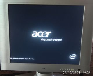 Mini ordenador Acer Aspire X1700 + monitor estéreo
