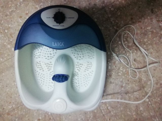 Massaggiatore ed emana calore