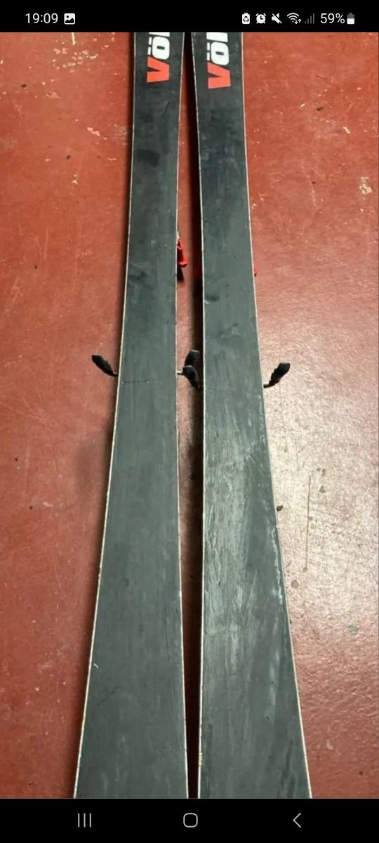 Esquí volki race tiger