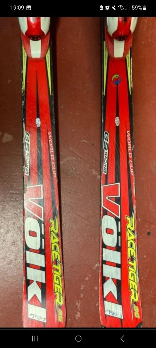 Esquí volki race tiger