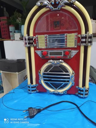 Jungle Box.con radio y porta CD. Luces