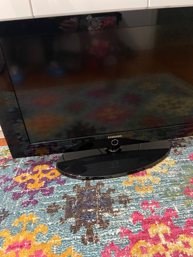 tv lcd 32”