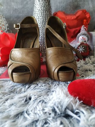 Zapatos de firma Chloé de cuero . Nº 38