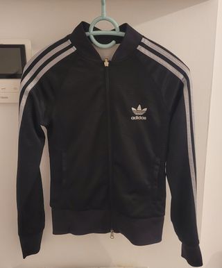 Chaqueta negra de Adidas