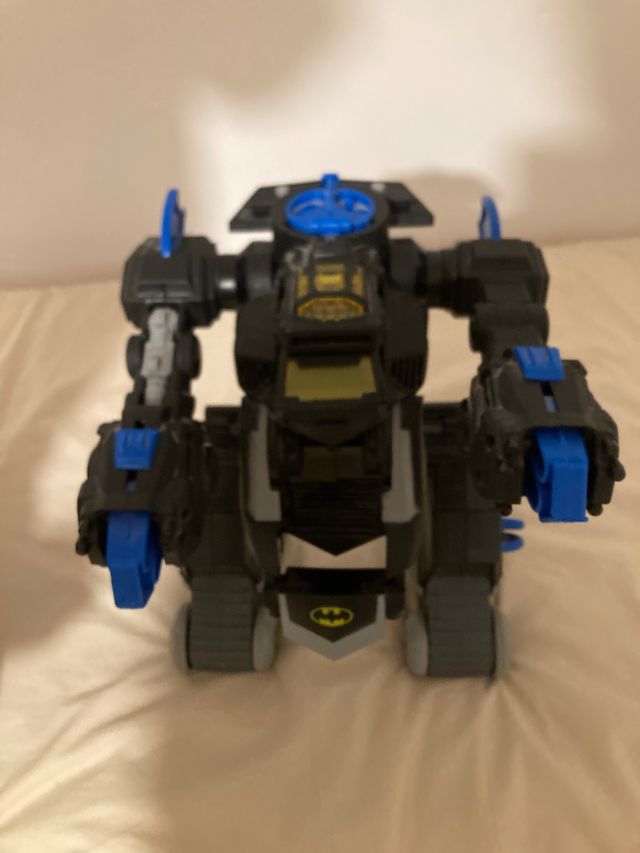 Robot transformable Batman