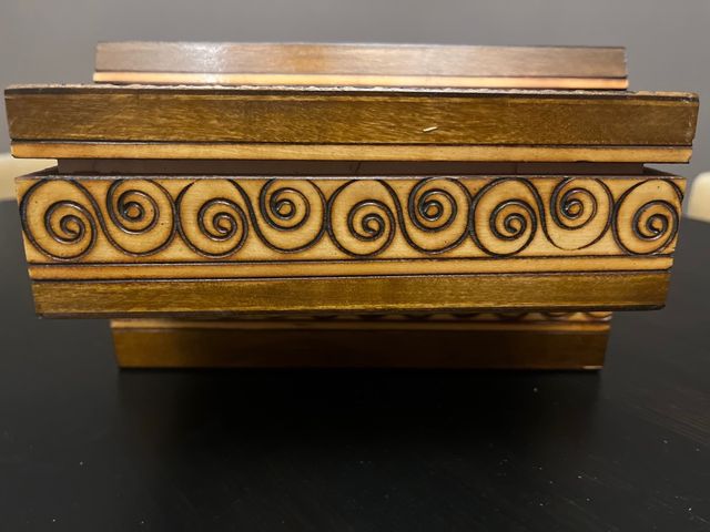 2 scatole in legno con cerniera