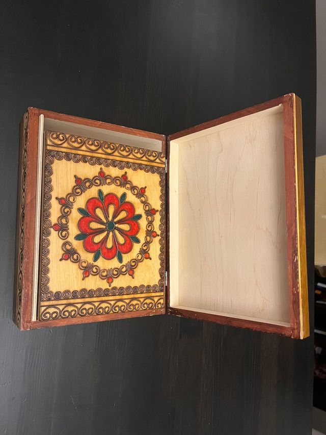 2 scatole in legno con cerniera