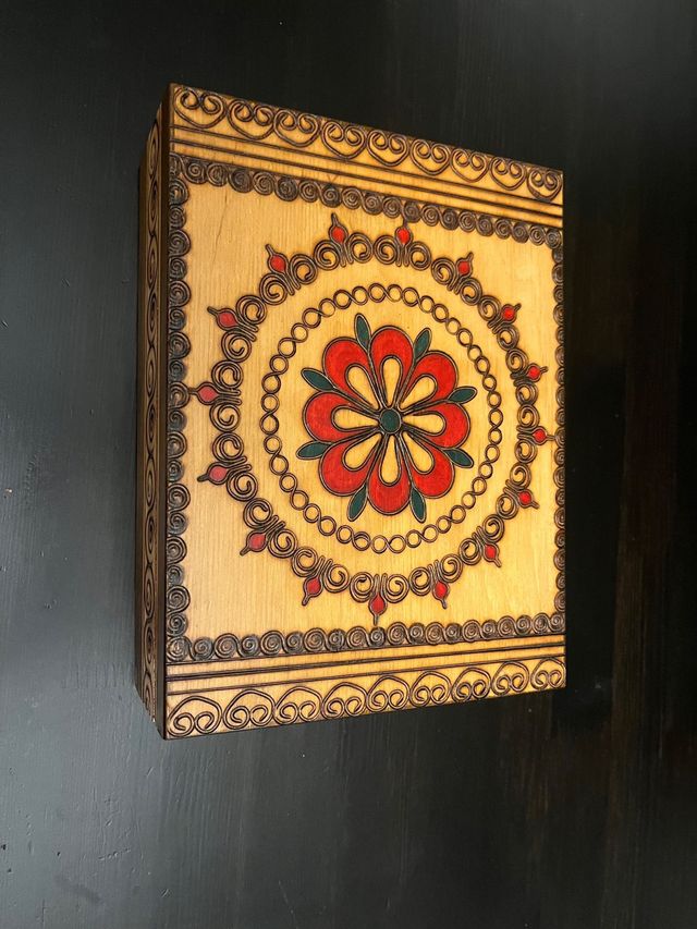 2 scatole in legno con cerniera