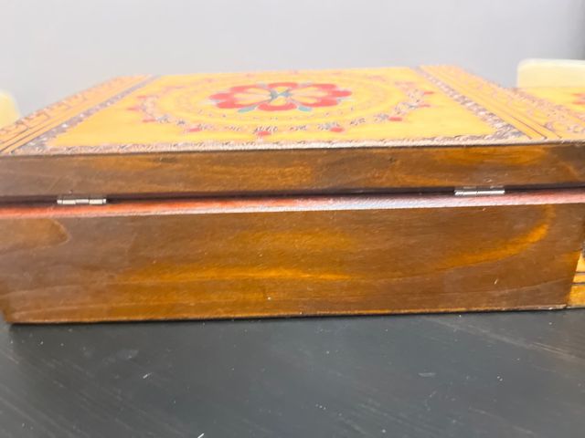 2 scatole in legno con cerniera