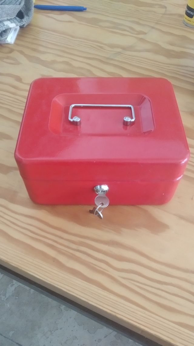 Caja metálica para monedas y billetes