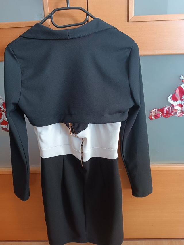 Vestido de fiesta con rebeca