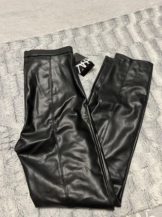 Pantalones efecto piel negros a estrenar 