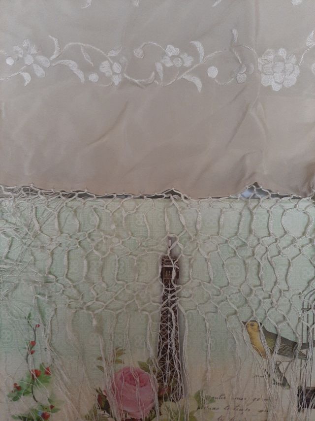 Mantón bordado a mano