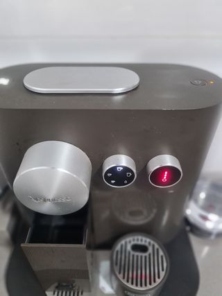 Cafetera Nespresso Expert Delonghi