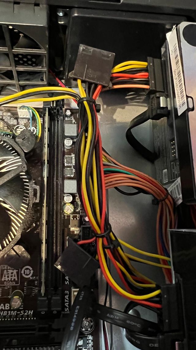 Fuente alimentación torre compacta TQEP-500S-SFX