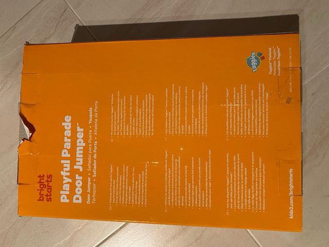 saltador puerta bebe