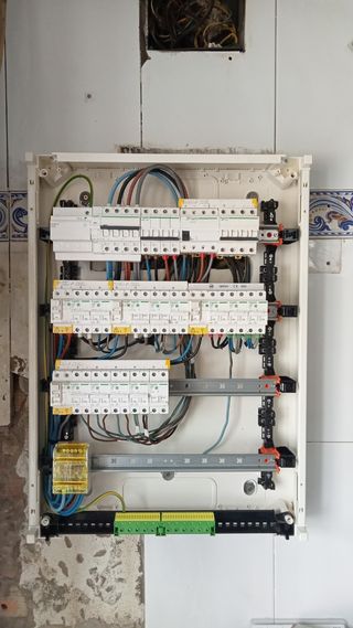 REFORMAS Y SERVICIOS INTEGRALES