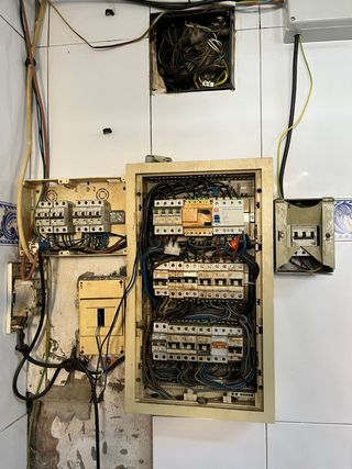 REFORMAS Y SERVICIOS INTEGRALES