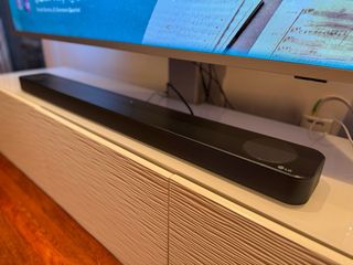 LG soundbar by meridian (440W) SN8YG