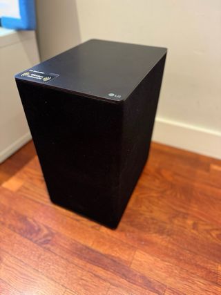 LG soundbar by meridian (440W) SN8YG