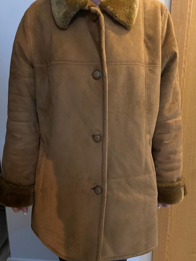 Abrigo de piel de ante