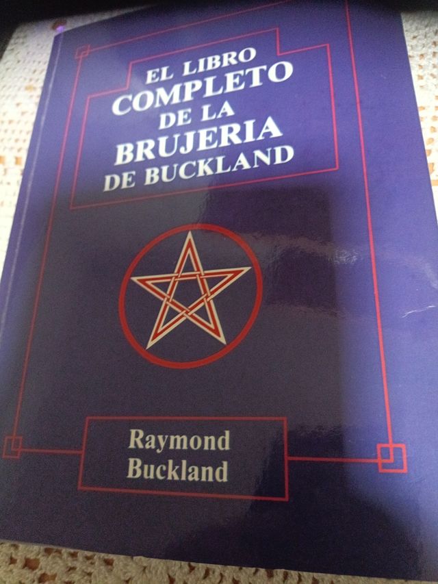El libro completo de la brujería