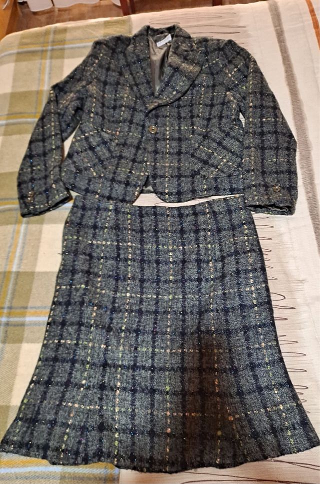 Traje chaqueta falda