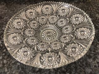 Frutero o centro de cristal tallado.