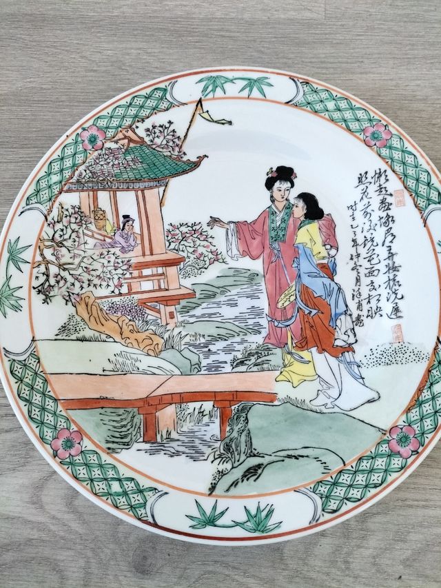 Plato porcelana china pintada a mano 