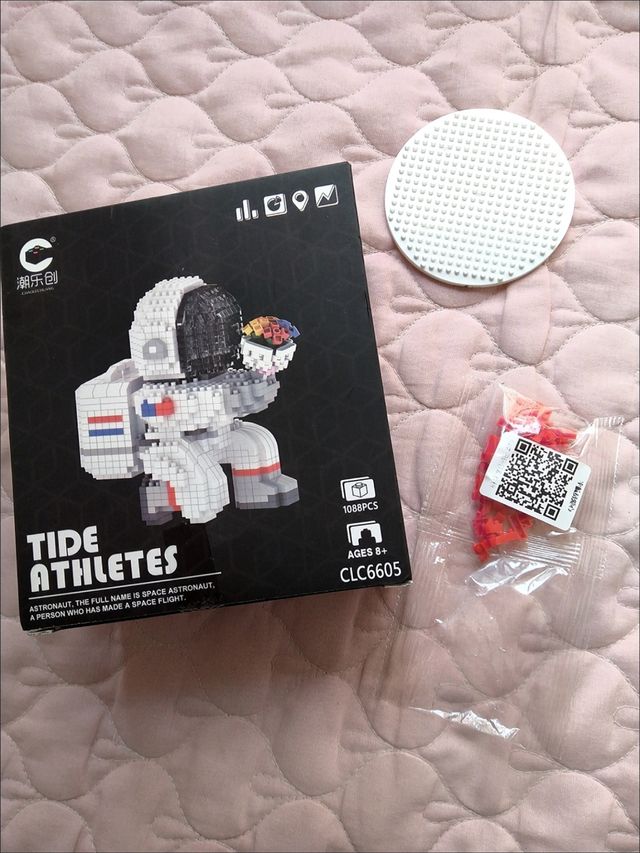 Puzzle lego astronauta