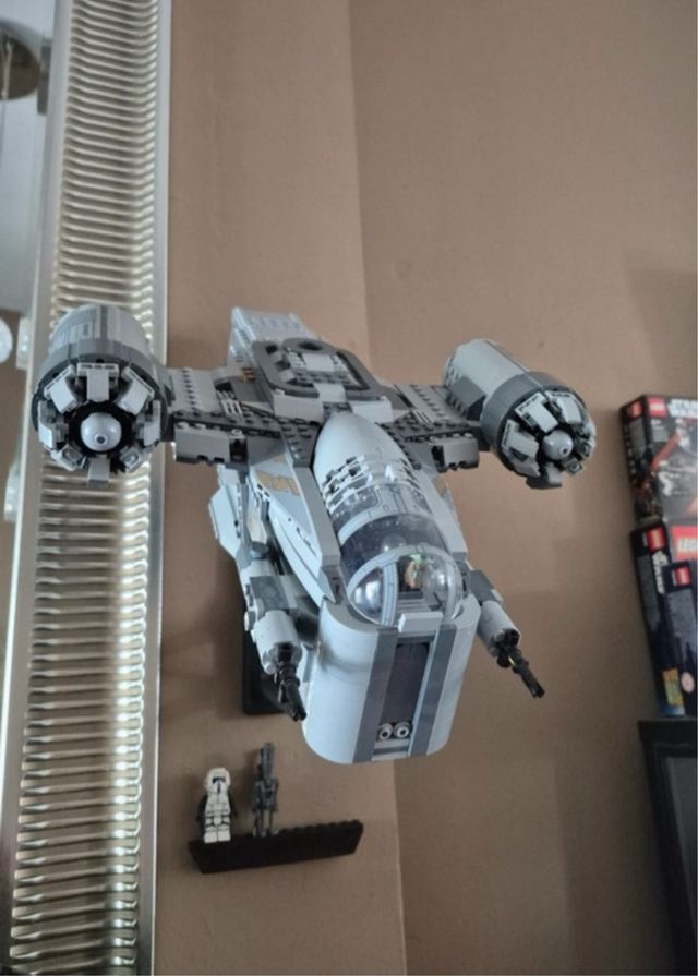 Soporte lego Razor Crest