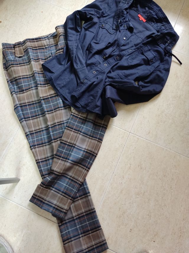 Pantalon y camisa rebajados