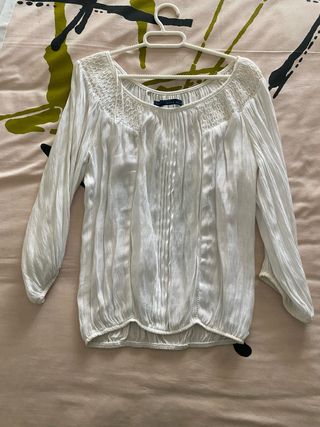 camisa blanca fruncida