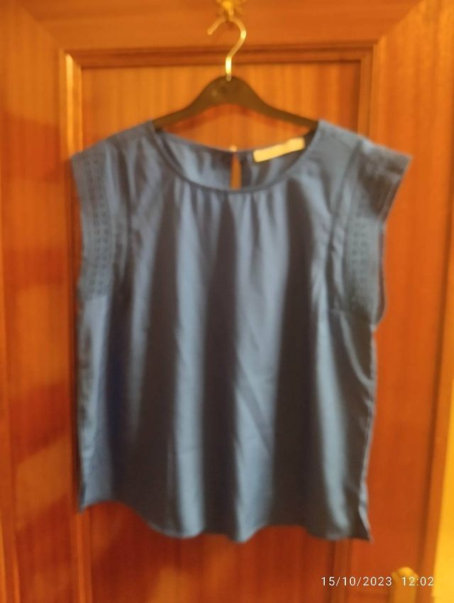 Blusa sin mangas azul