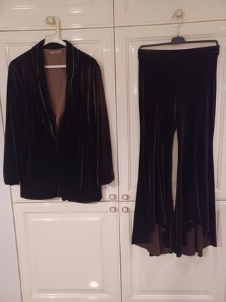 Traje pantalón y Blazer terciopelo elastico marrón