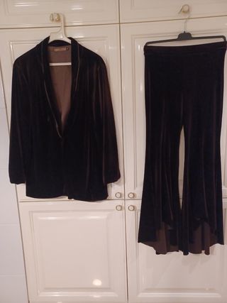 Traje pantalón y Blazer terciopelo elastico marrón